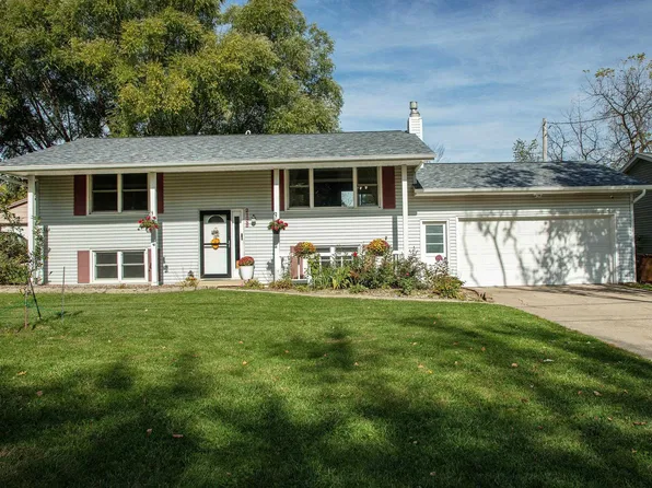 2128 Cardinal Dr, Waterloo, IA 50701