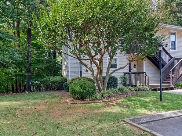 178 Driftwood Ln, Winston Salem, NC 27104
