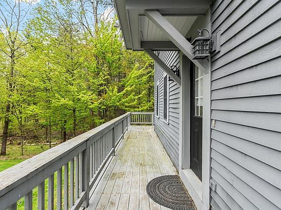 4th image of 731 Foster Rd