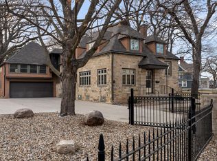 907 1st Dr NW, Austin, MN 55912