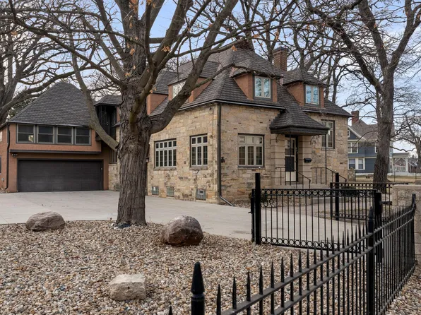 907 1st Dr NW, Austin, MN 55912