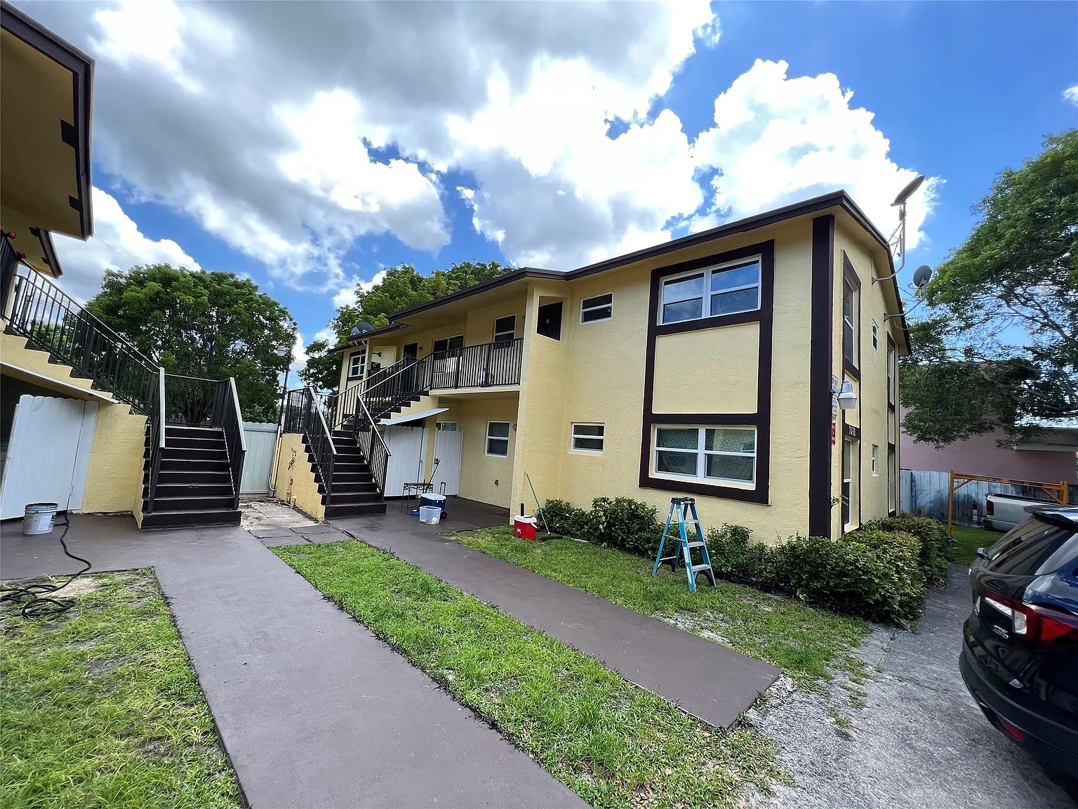 3 bed, 2.0 bath, 1200 sqft, $3,249 — Photo 2