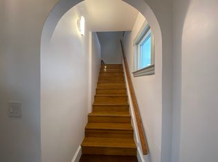 79 19th St #B, Lowell, MA 01850