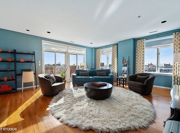 3rd image of 1155 W Armitage Ave APT 402