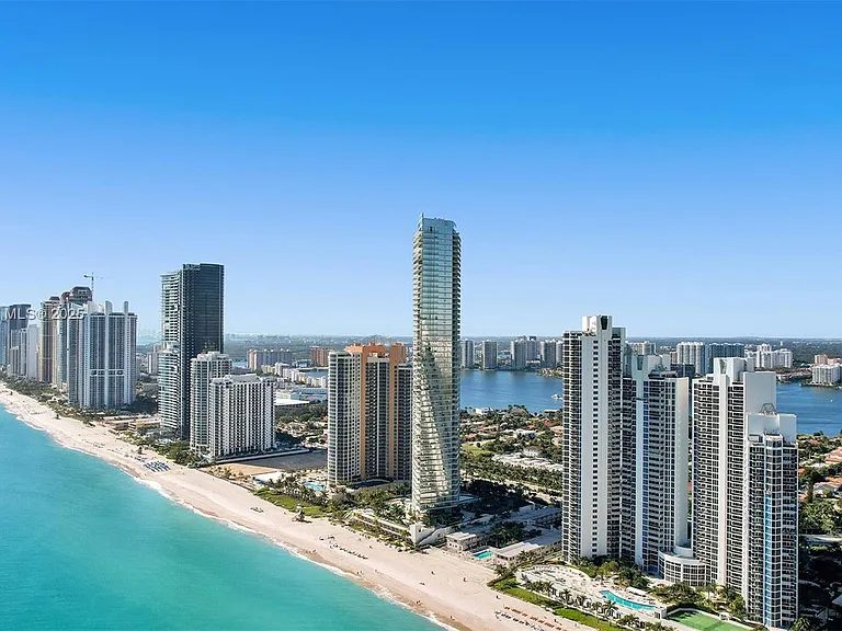 18975 SE Collins Ave #3504 — Photo 60