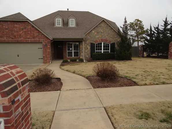 11017 S Lawrence St, Jenks, OK 74037