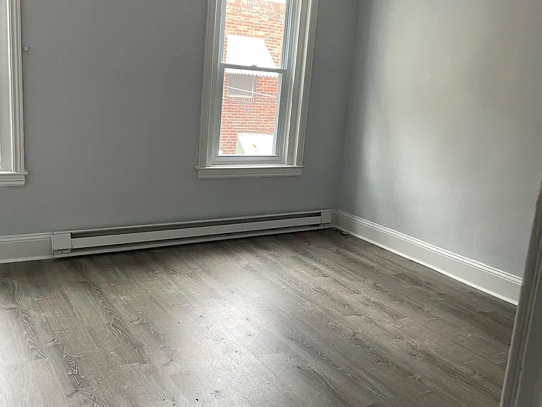 3265 Livingston St — Photo 8