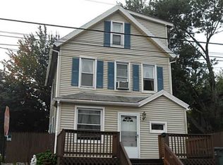 44 Velvet St, Bridgeport, CT 06610