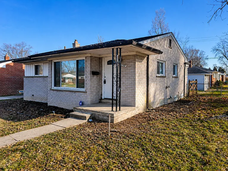26539 Clarita — Photo 2