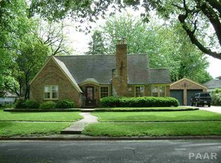 800 S 5th St, Pekin, IL