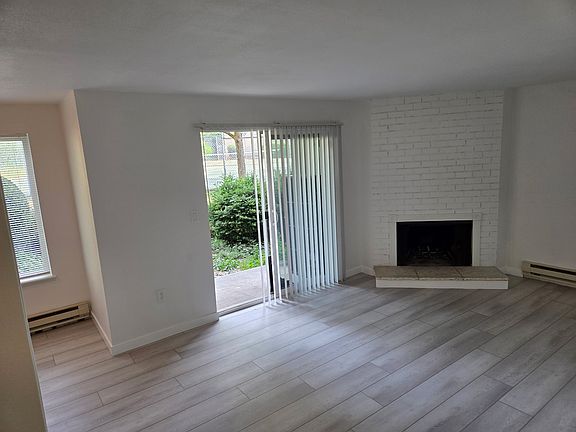3rd image of 4715 176th St SW APT E3