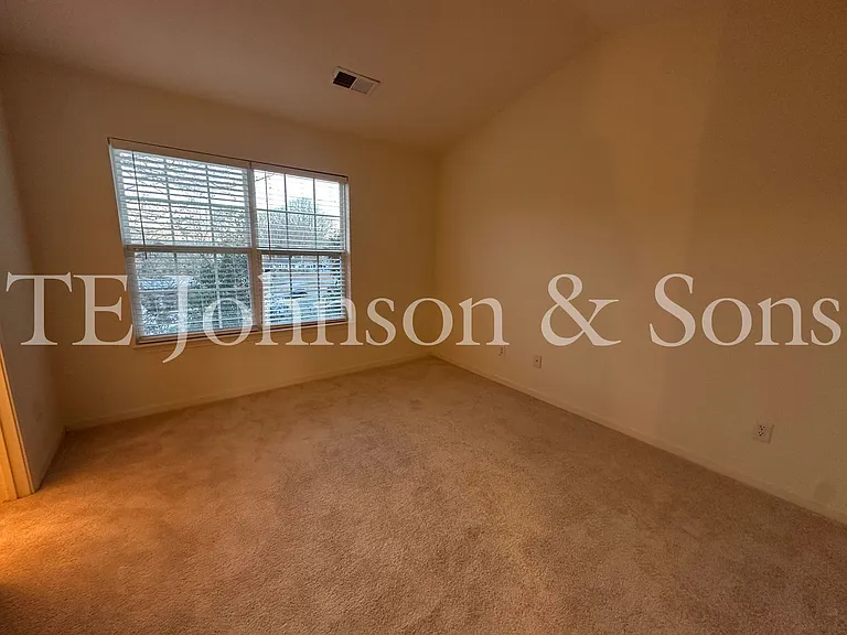 2544 Halle Ann Cir — Photo 10
