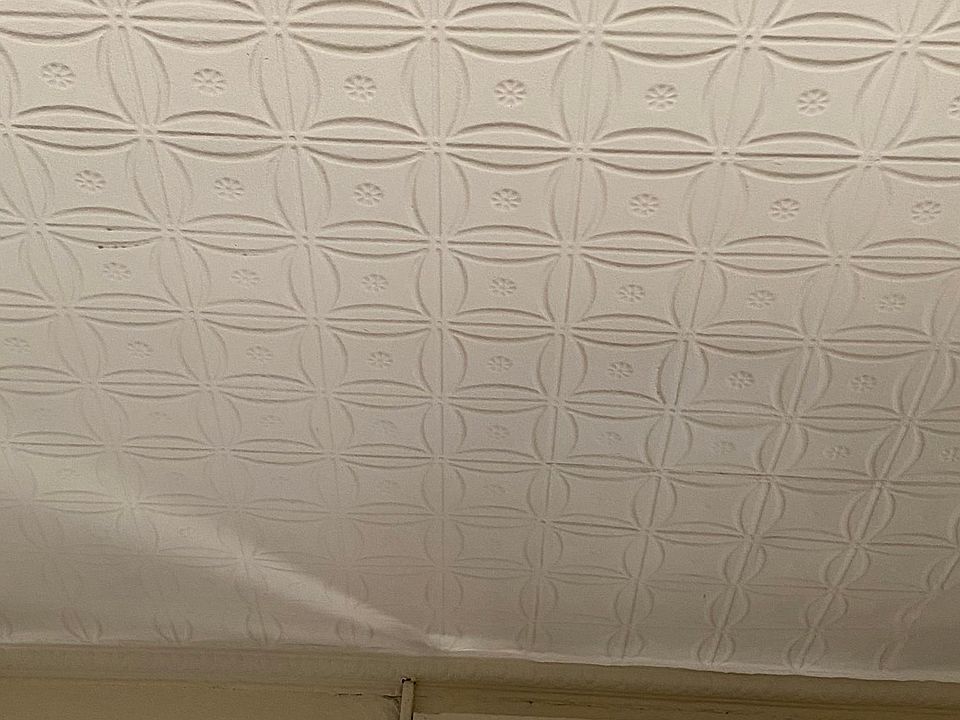 Art deco ceiling in the bedroom