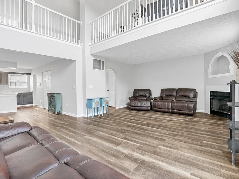 920 Sara Ct #920 — Photo 13