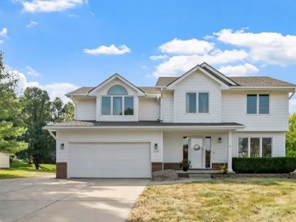 2104 NW 145th St, Clive, IA 50325