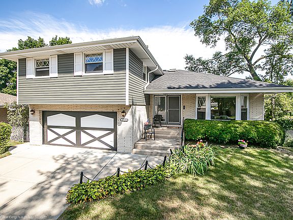 3rd image of 10619 Lockwood Ct