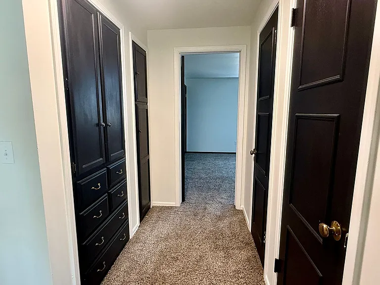 3007 W Wilshire Blvd — Photo 11
