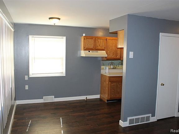 5th image of 2574 Stieber St #70