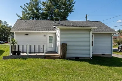 105 Hemlock St — Photo 5
