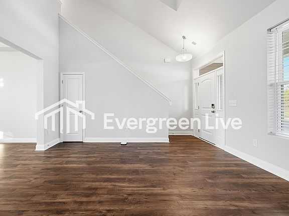 3rd image of 3025 Spain Ln