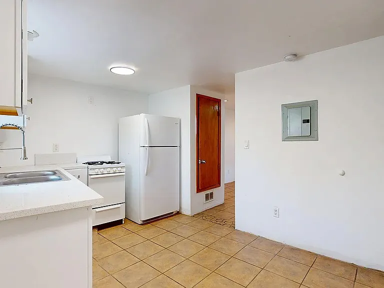 1207 Barelas St SW #CF — Photo 14