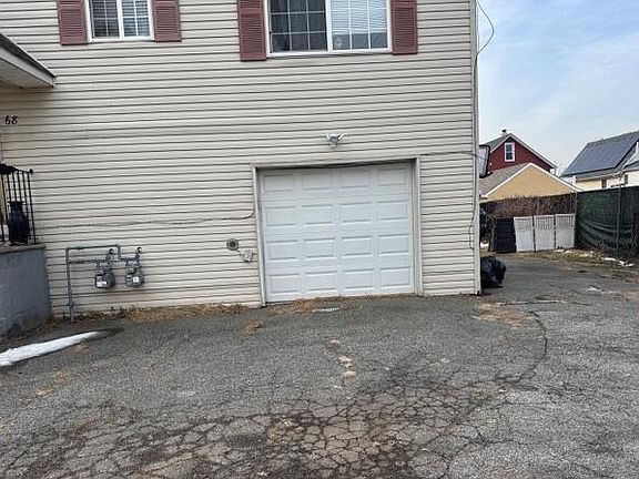 4th image of 68 Van Pelt Ave