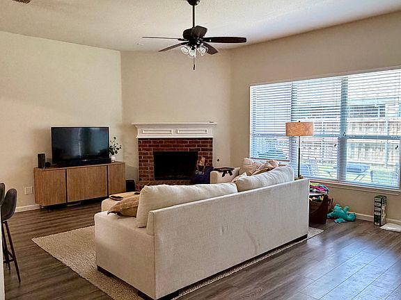 5th image of 3017 Sweetleaf Dr
