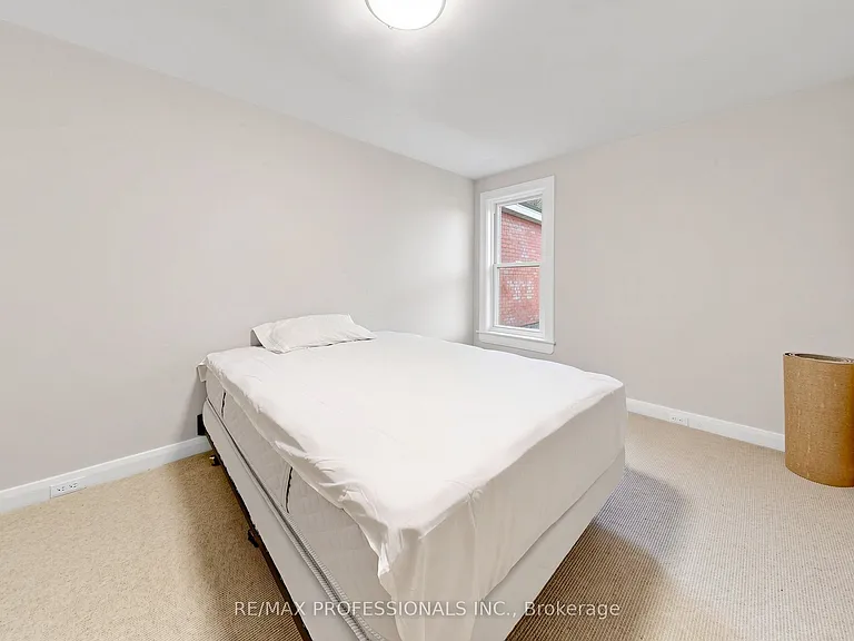 368 Howland Ave — Photo 25
