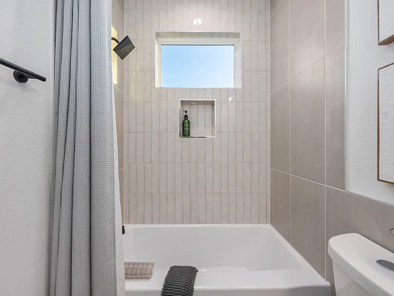4718 Market St #2A — Photo 4