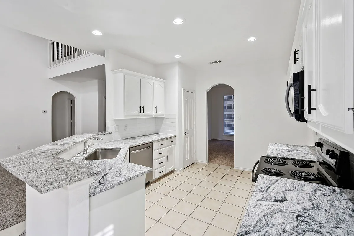 Building Photo - 5841 Pearl Oyster Ln