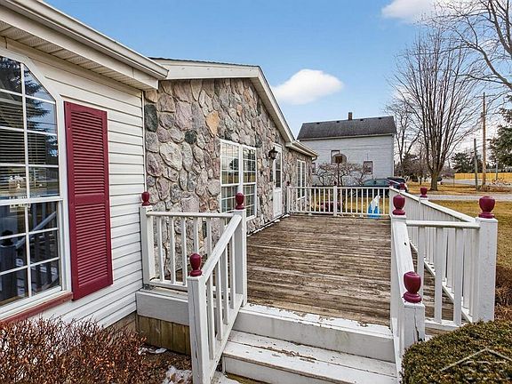 4th image of 4085 Two Mile Rd