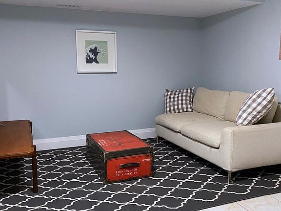 4th image of 280 Keele St #Basement