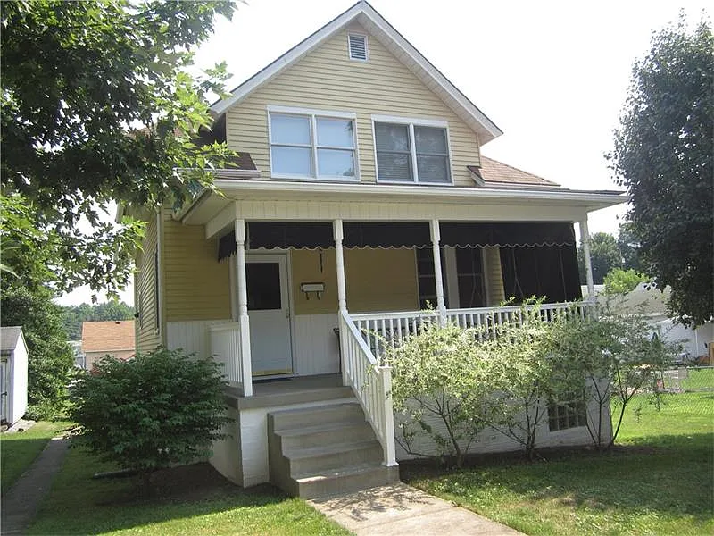 320 Beaver St photo 1