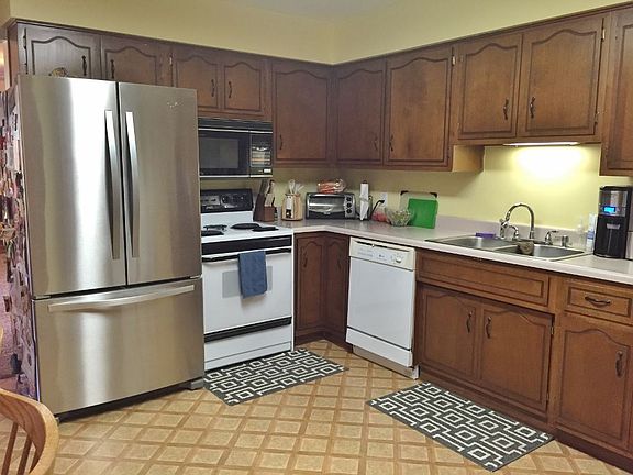 5th image of 807 Glenwood Pl