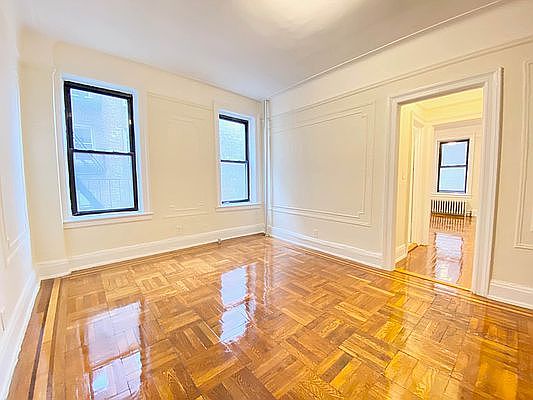 4th image of 4107 42nd St APT 3
