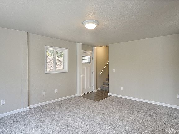 4th image of 12510 Aqua Ln SE