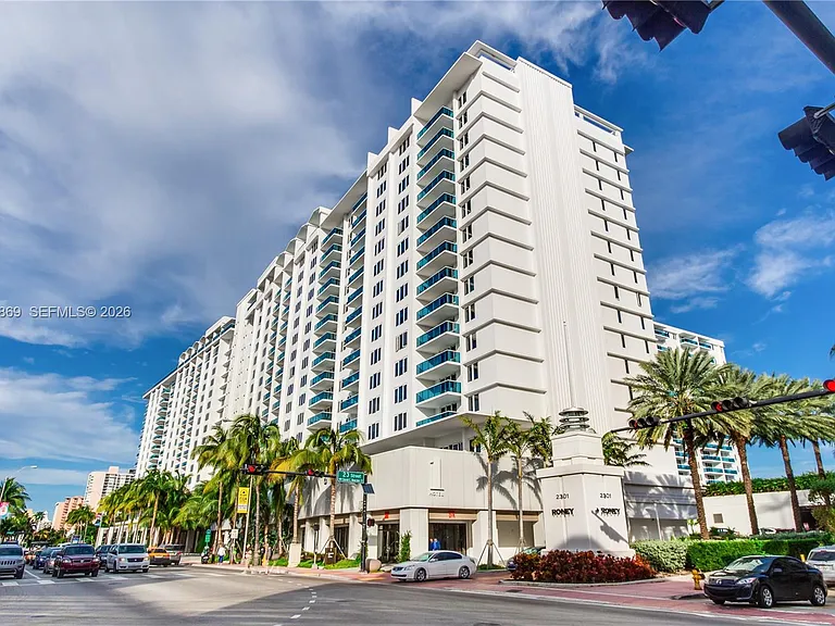 2301 Collins Ave #1026 — Photo 33