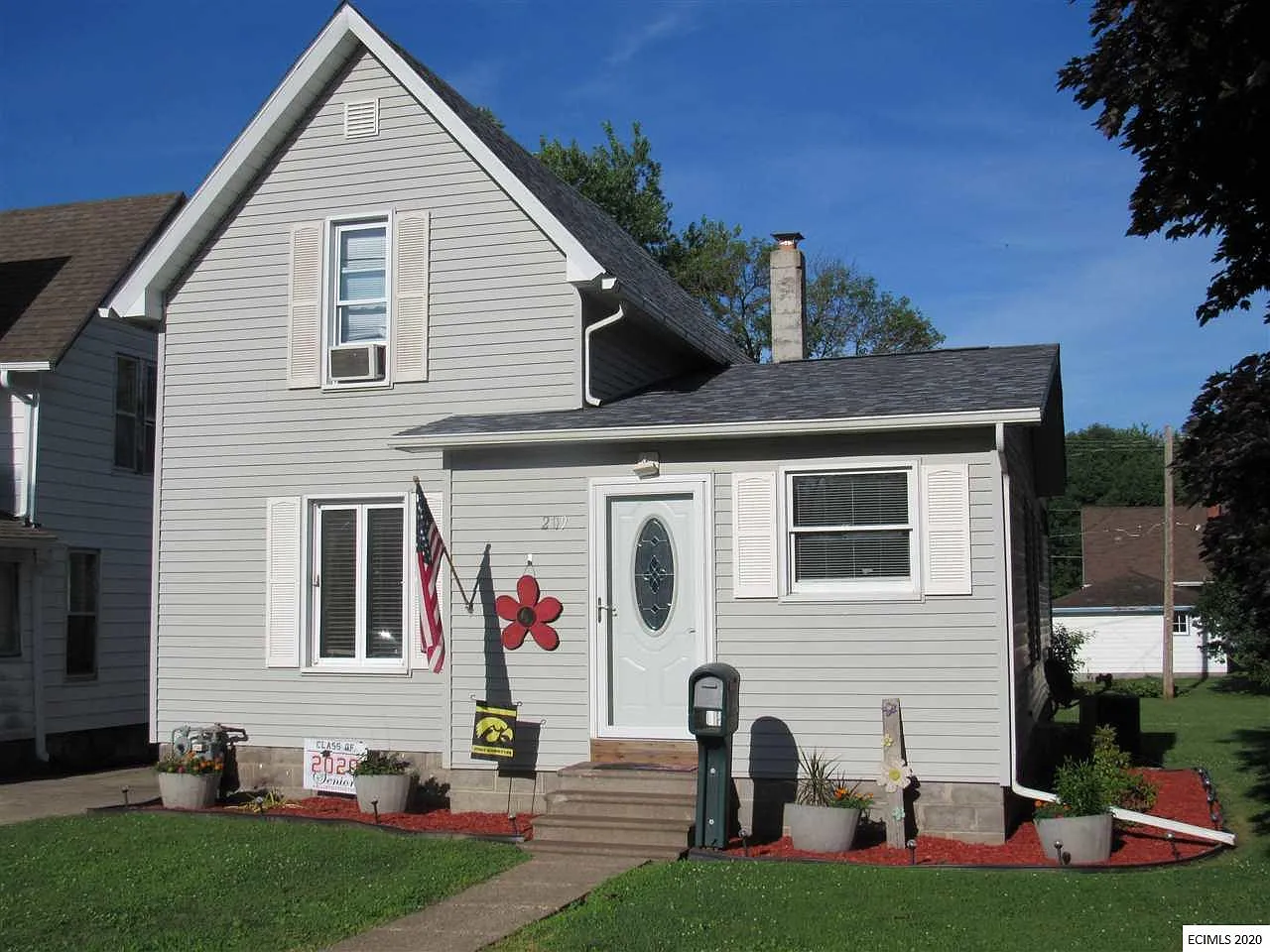 209 S Eliza St photo 1