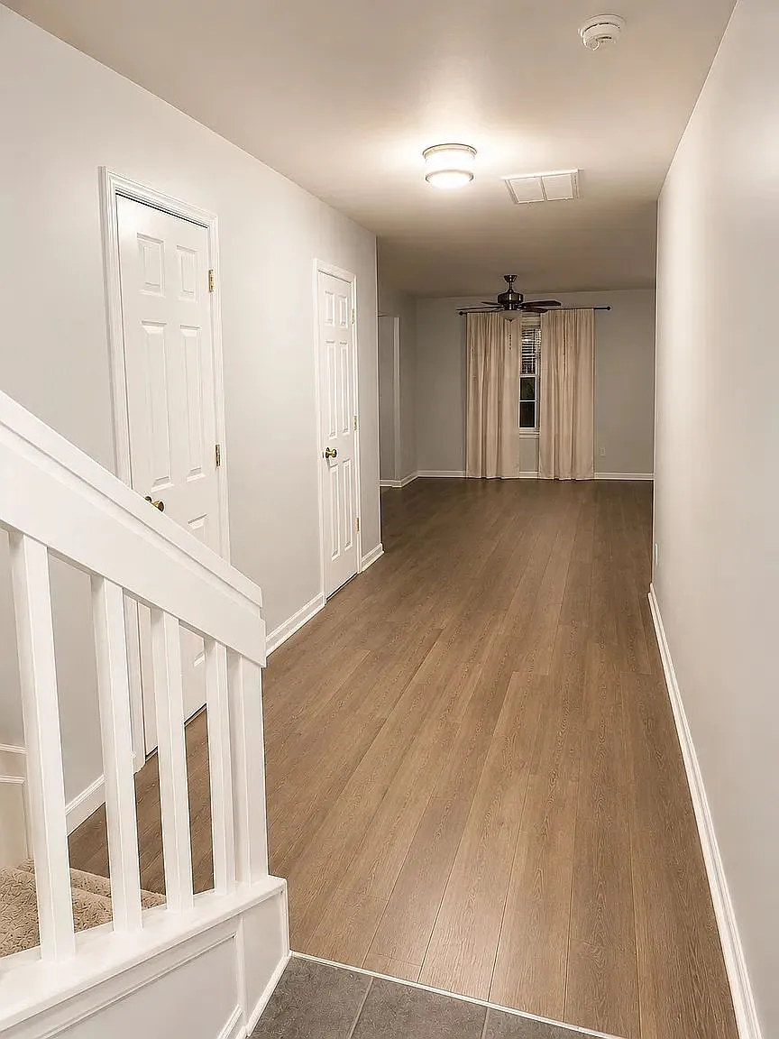 2 bed, 2.5 bath, 1353 sqft, $2,550 — Photo 2