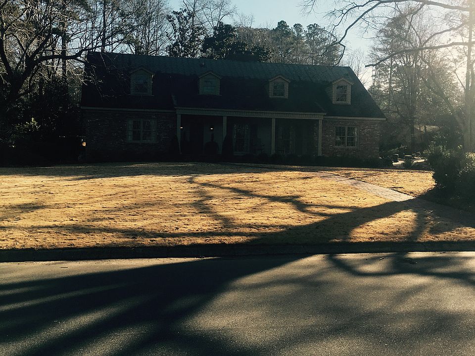 2nd image of 810 Laurel St