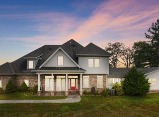 17 Cricket Hill Rd, Hawley, PA 18428