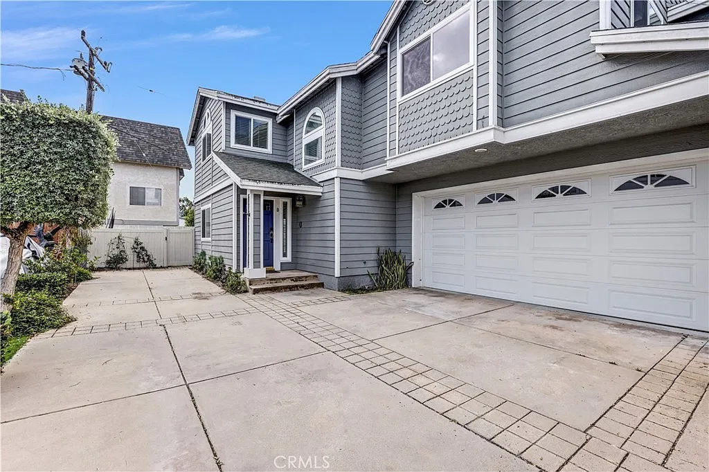 4 bed, 2093 sqft, $6,300 — Photo 1