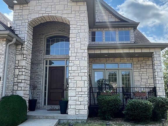 3rd image of 2606 Stratford Chase Cir