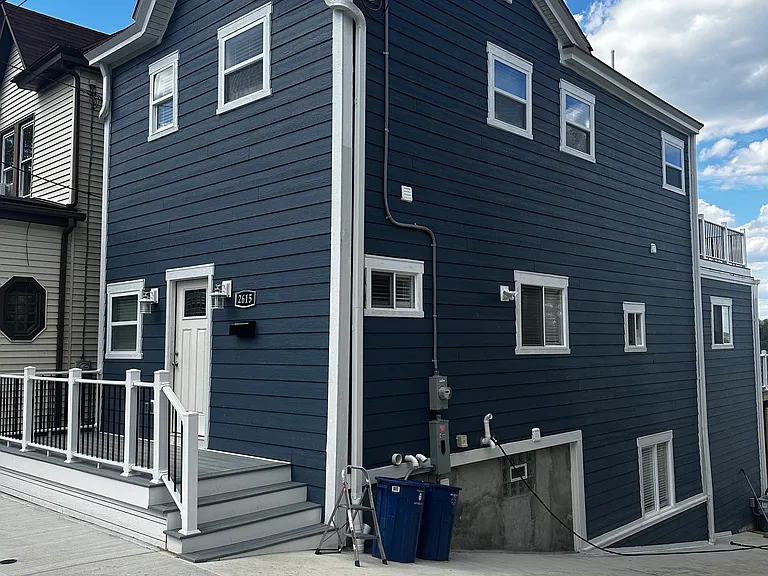 2615 Stromberg St — Photo 2