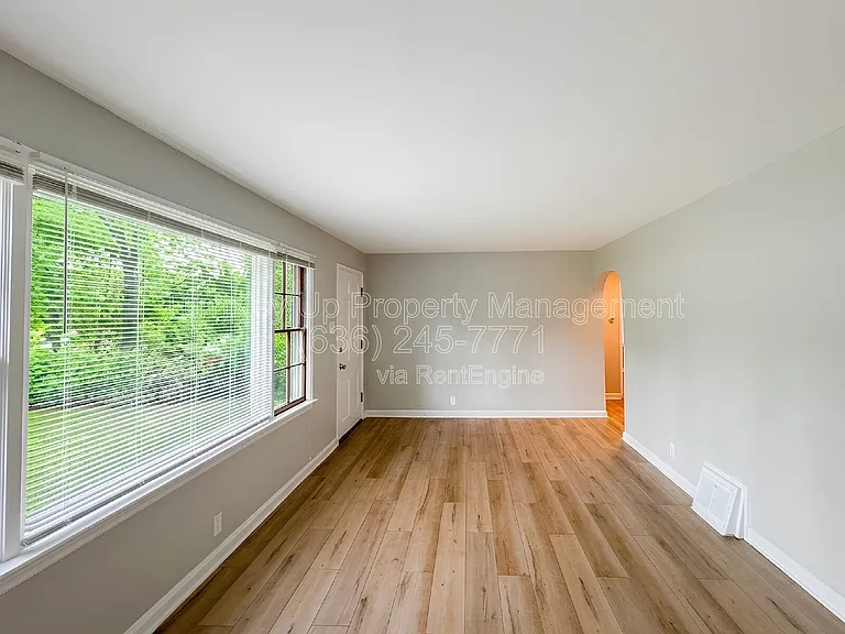 7724 Monroe Dr — Photo 13