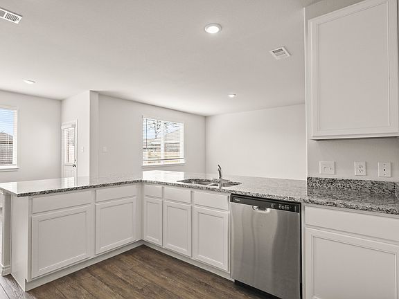 5th image of 1511 Romans Rd