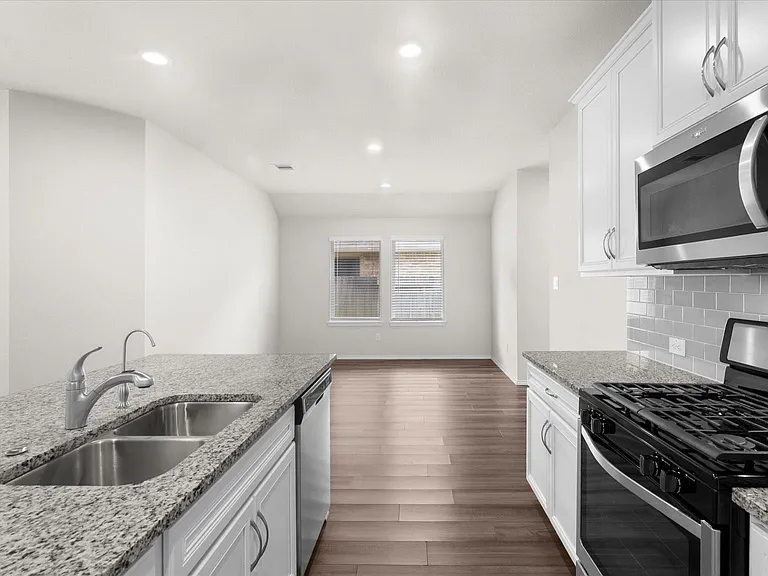 9257 Inland Leather Ln — Photo 9