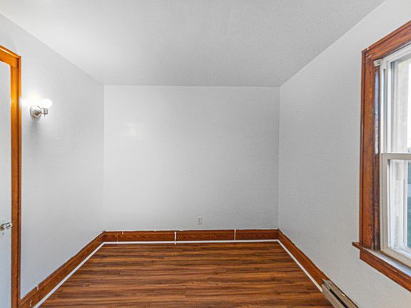 4th image of 19 Grape Ave Floor 2