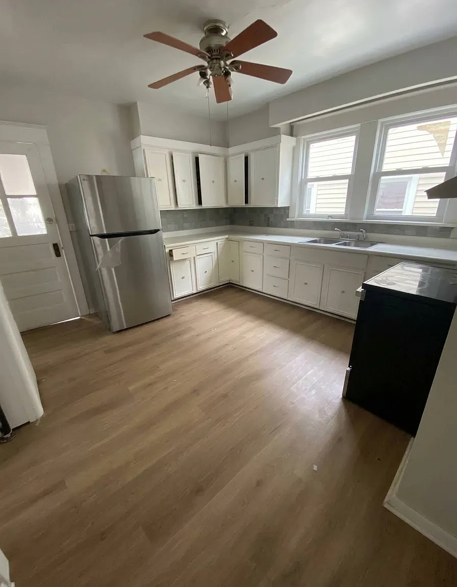 3 bed, $1,750 — Photo 3
