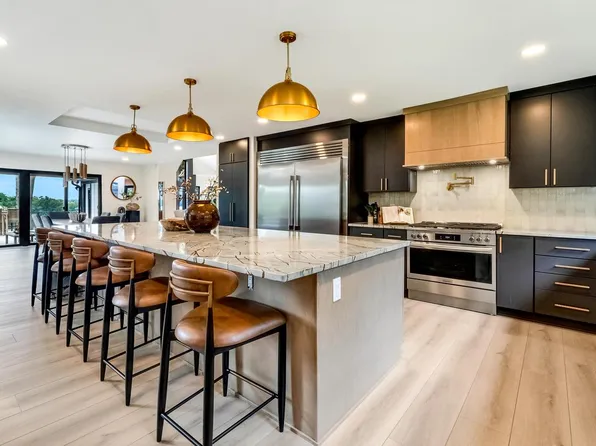 W335N5511 Island View LANE, Nashotah, WI 53058